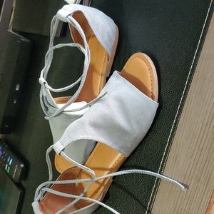 Universal Threads lace up flats